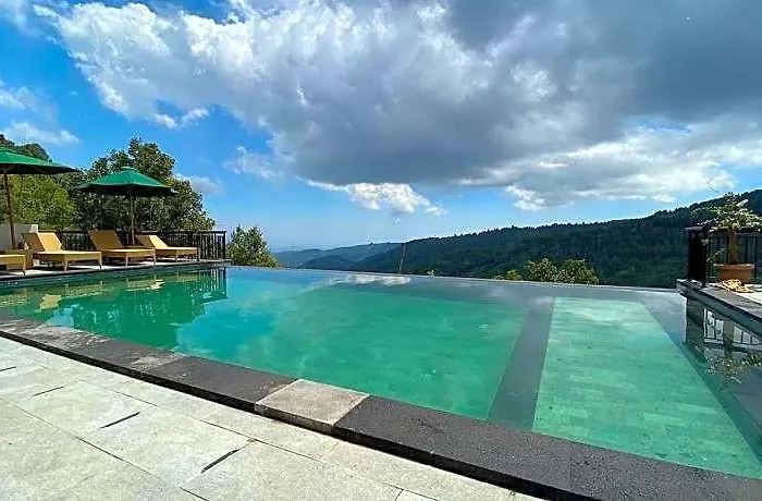 Sari Garden Guest house 2*